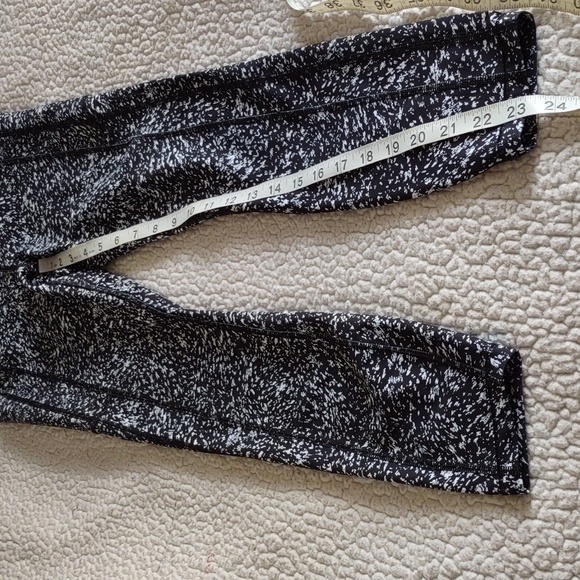 Athleta Size Small Ultimate Stash 7/8 Tight Leggings - Picture 6 of 16